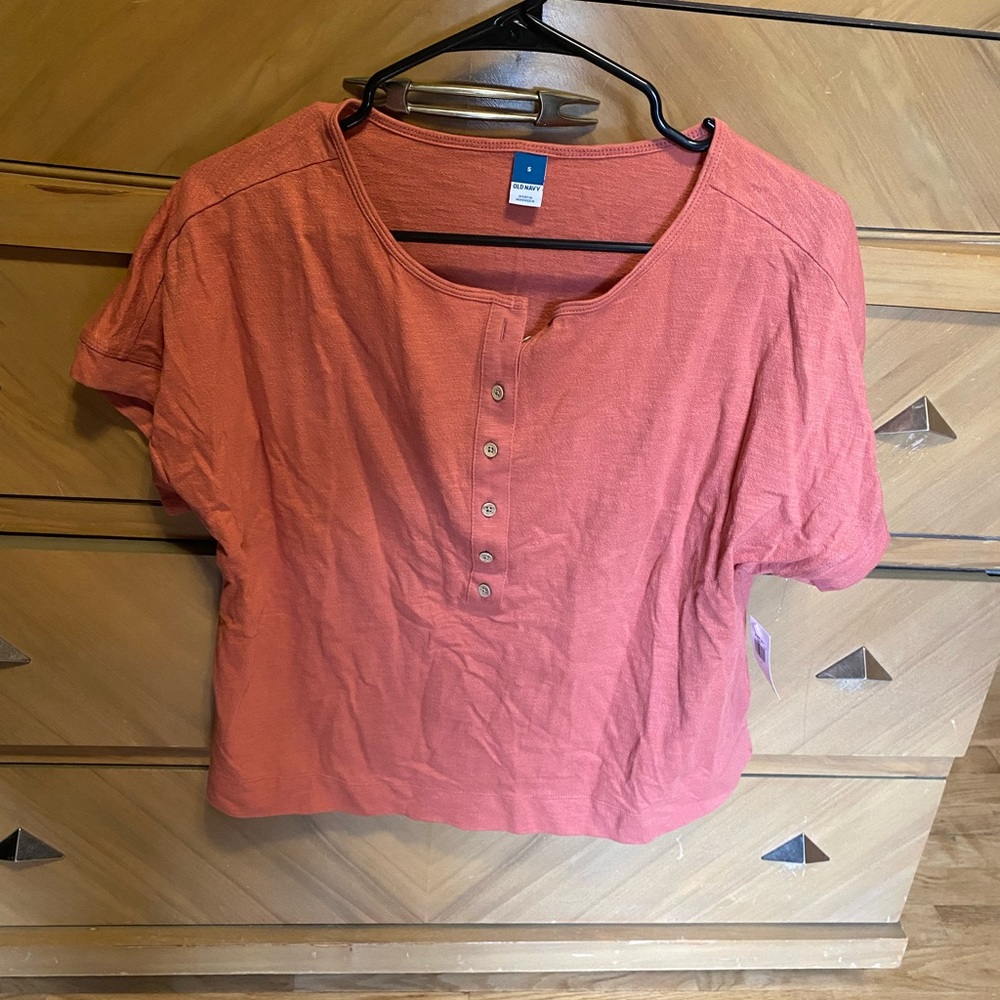 Coral tshirt from Old Navy size S
